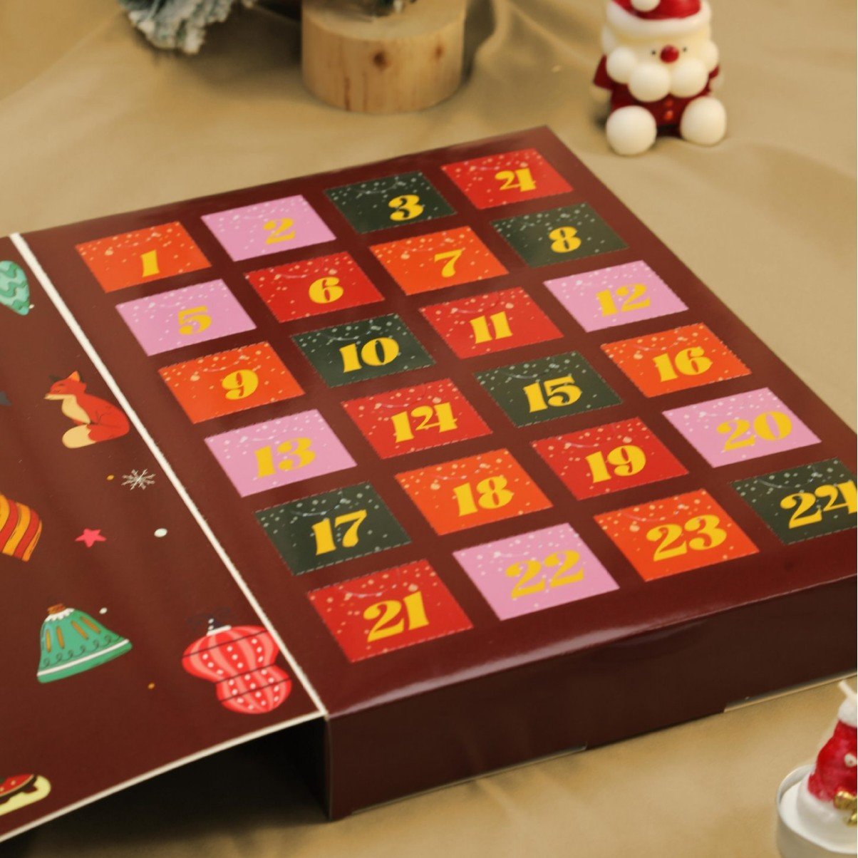 Rózsaszín Márvány Adventi Naptár 2025, 24 nap karácsonyig visszaszámláló doboz
