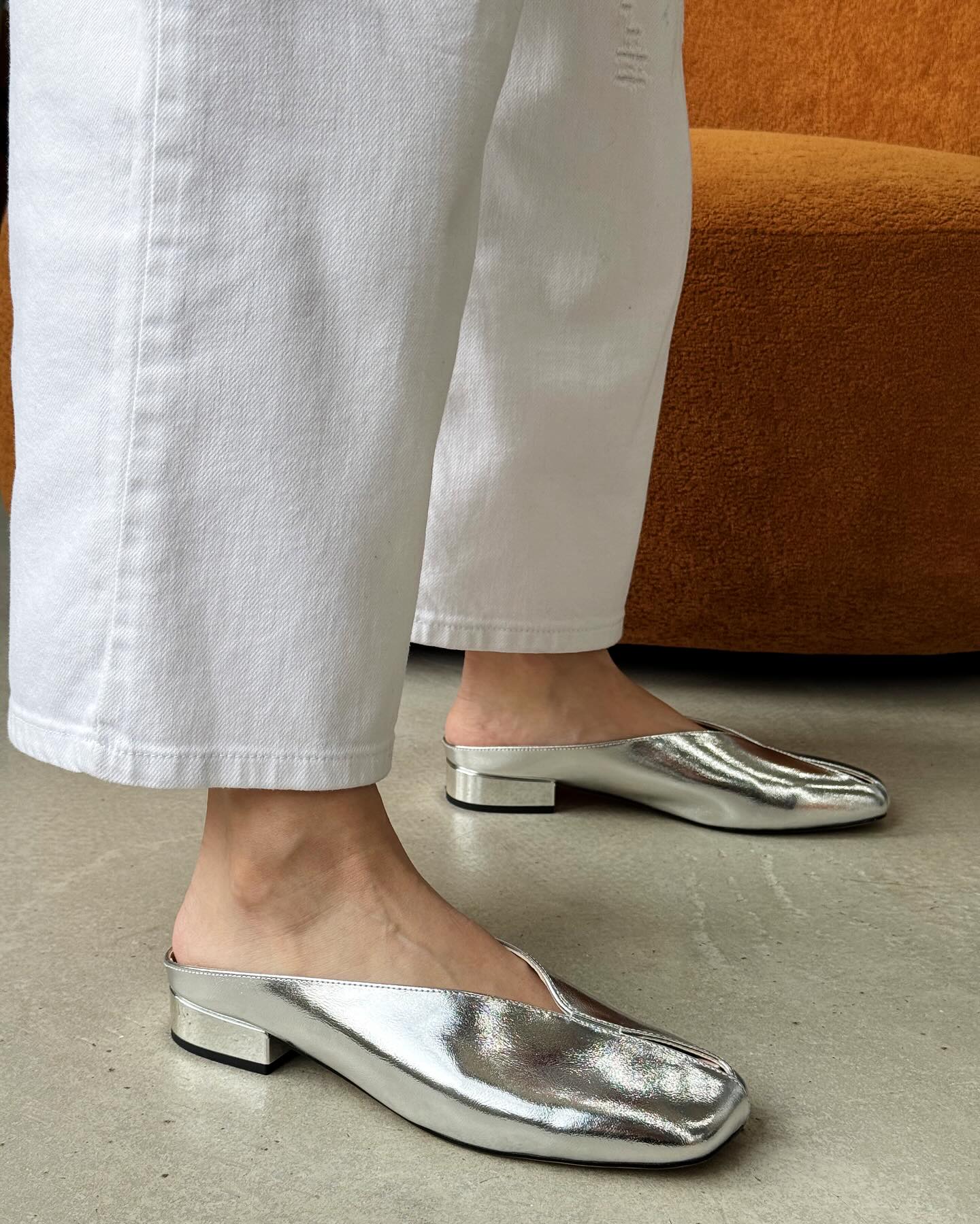 Nyári női szandál puha bőrből, lélegző és kényelmes