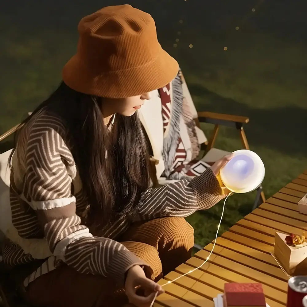 Camp Lamp™💡 10 méteres, kihúzható fényfüzér 🔋 8 órás akkumulátor-üzemidő 🌈 Több színbeállítás ⚙️ Másodpercek alatt beállítható