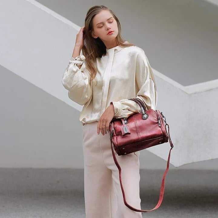 Nagy kapacitású női bőrtáska