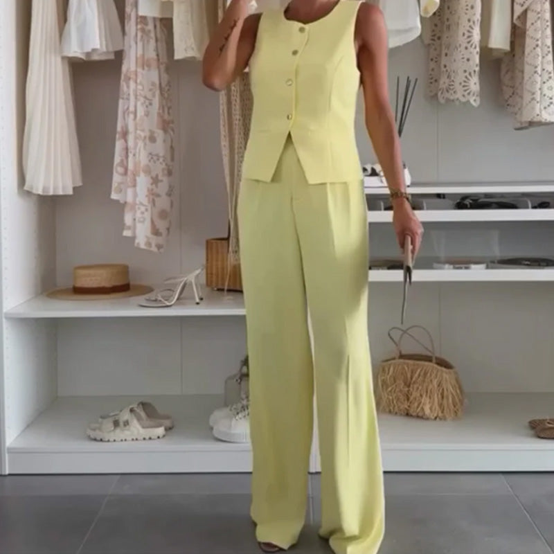 Női ujjatlan felső és hosszú nadrág