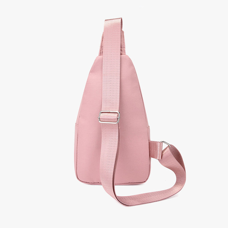 Nagy kapacitású vízálló mellkasi táska